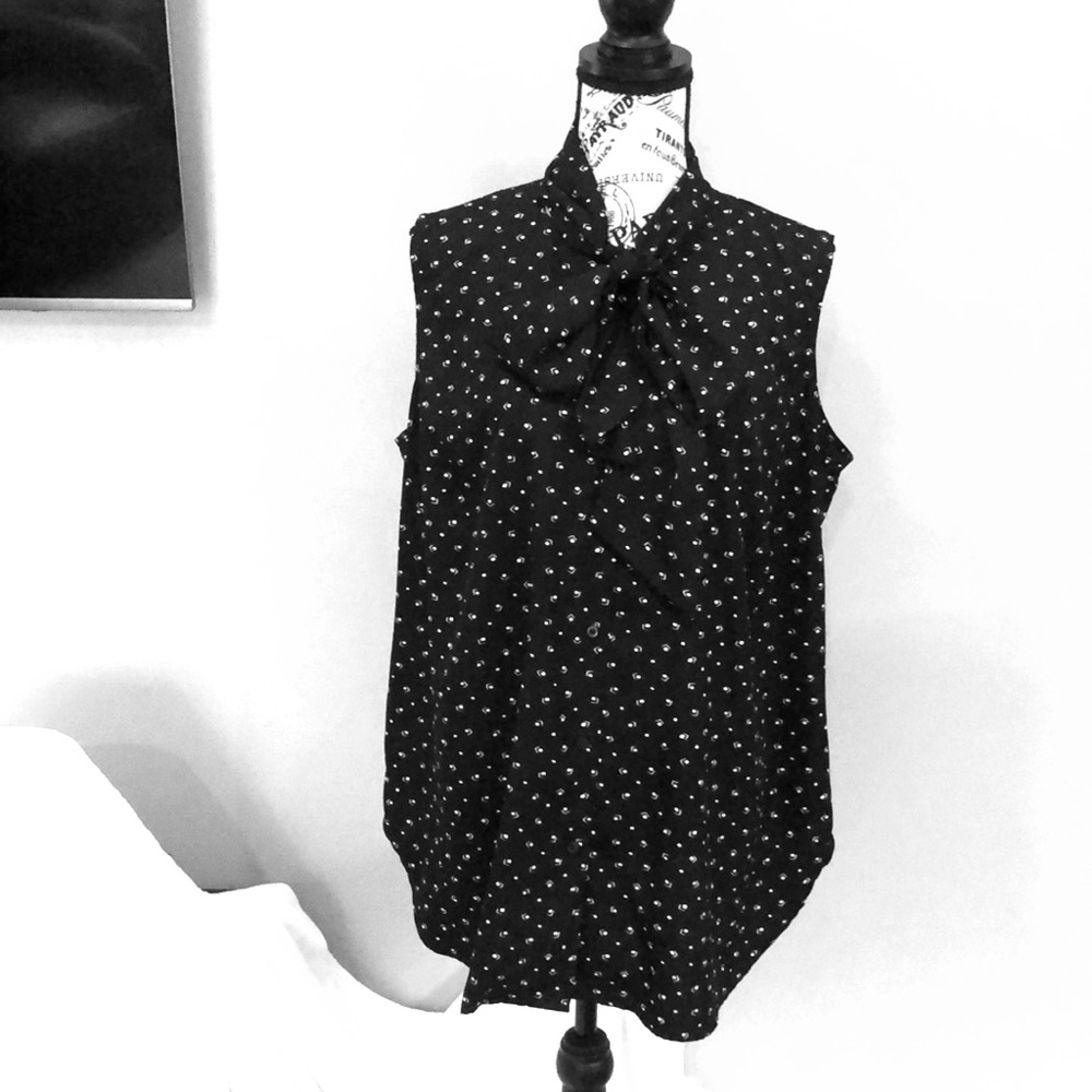 Sleeveless top with shrug